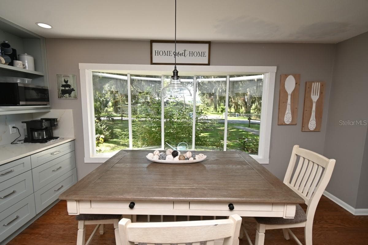 35833 LAKESHORE DRIVE — photo 12 of 38