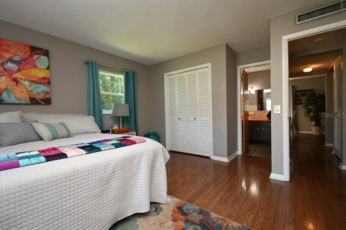 35833 LAKESHORE DRIVE — photo 18 of 38