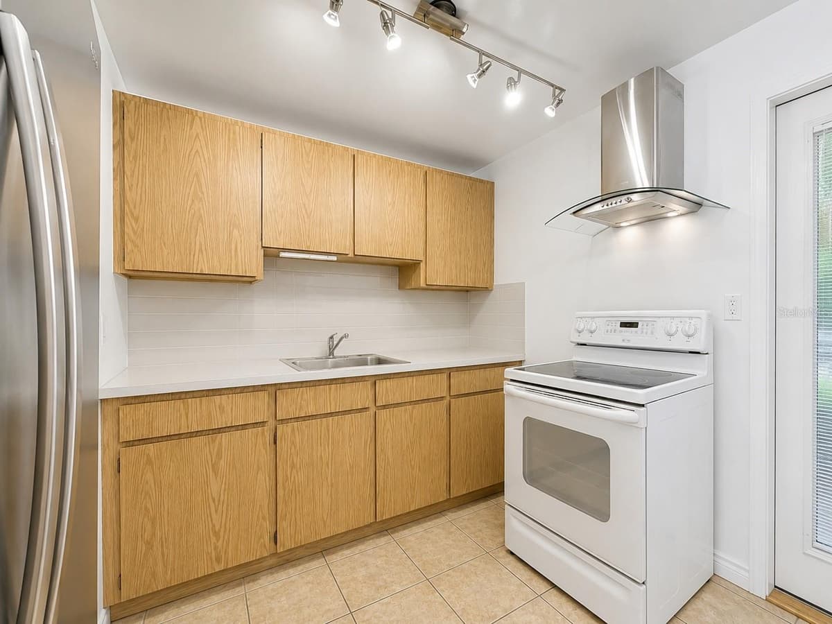 6512 CHELSEA STREET — photo 12 of 51