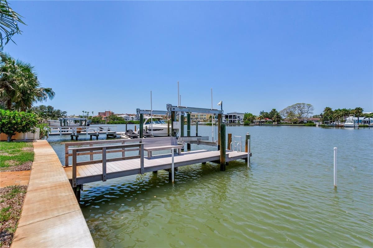 16458 REDINGTON DRIVE — photo 42 of 63