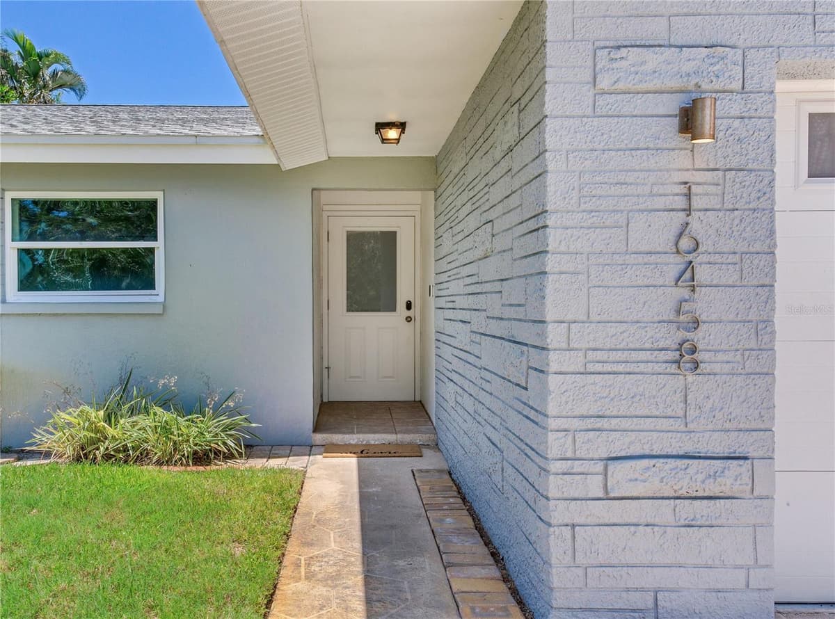 16458 REDINGTON DRIVE — photo 6 of 63