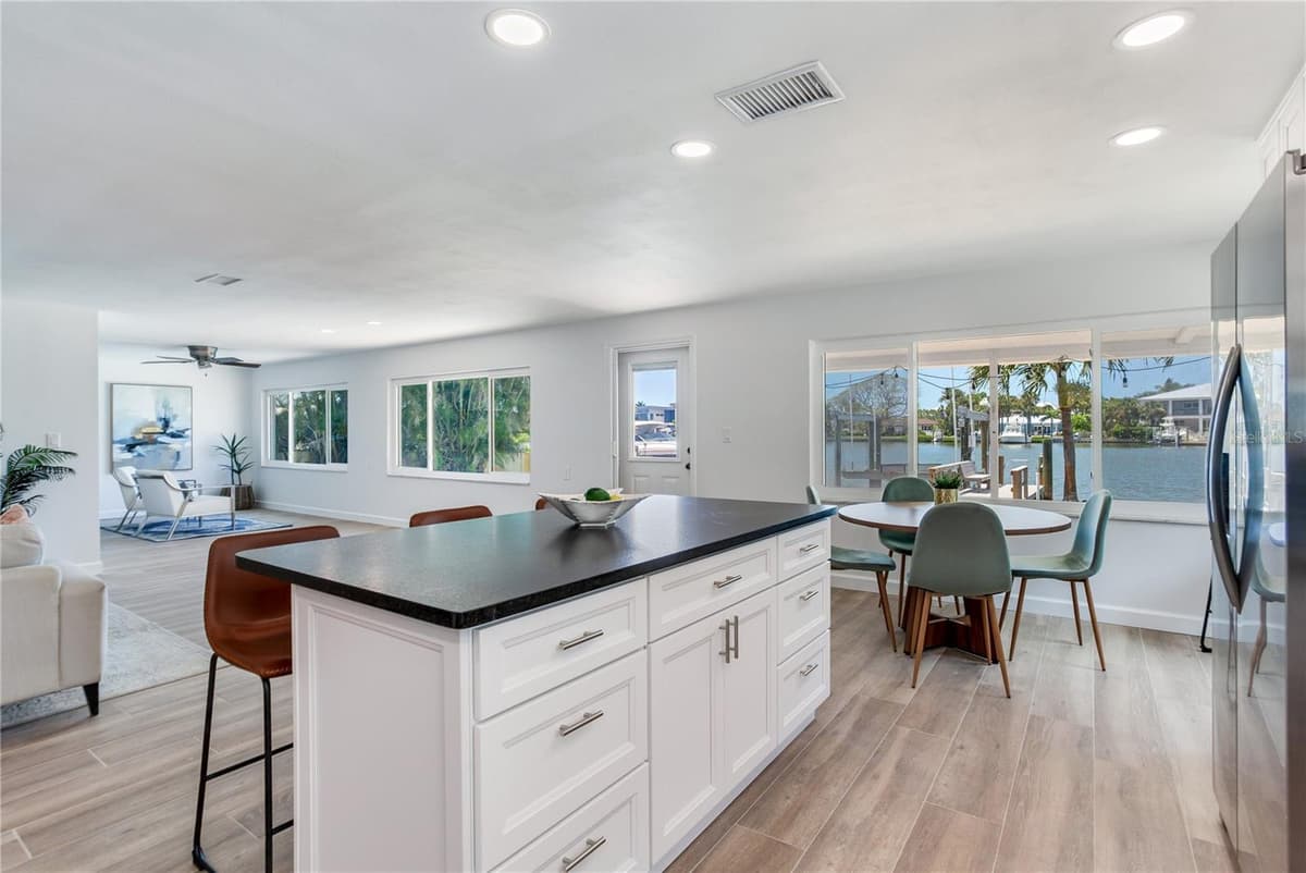 16458 REDINGTON DRIVE — photo 15 of 63