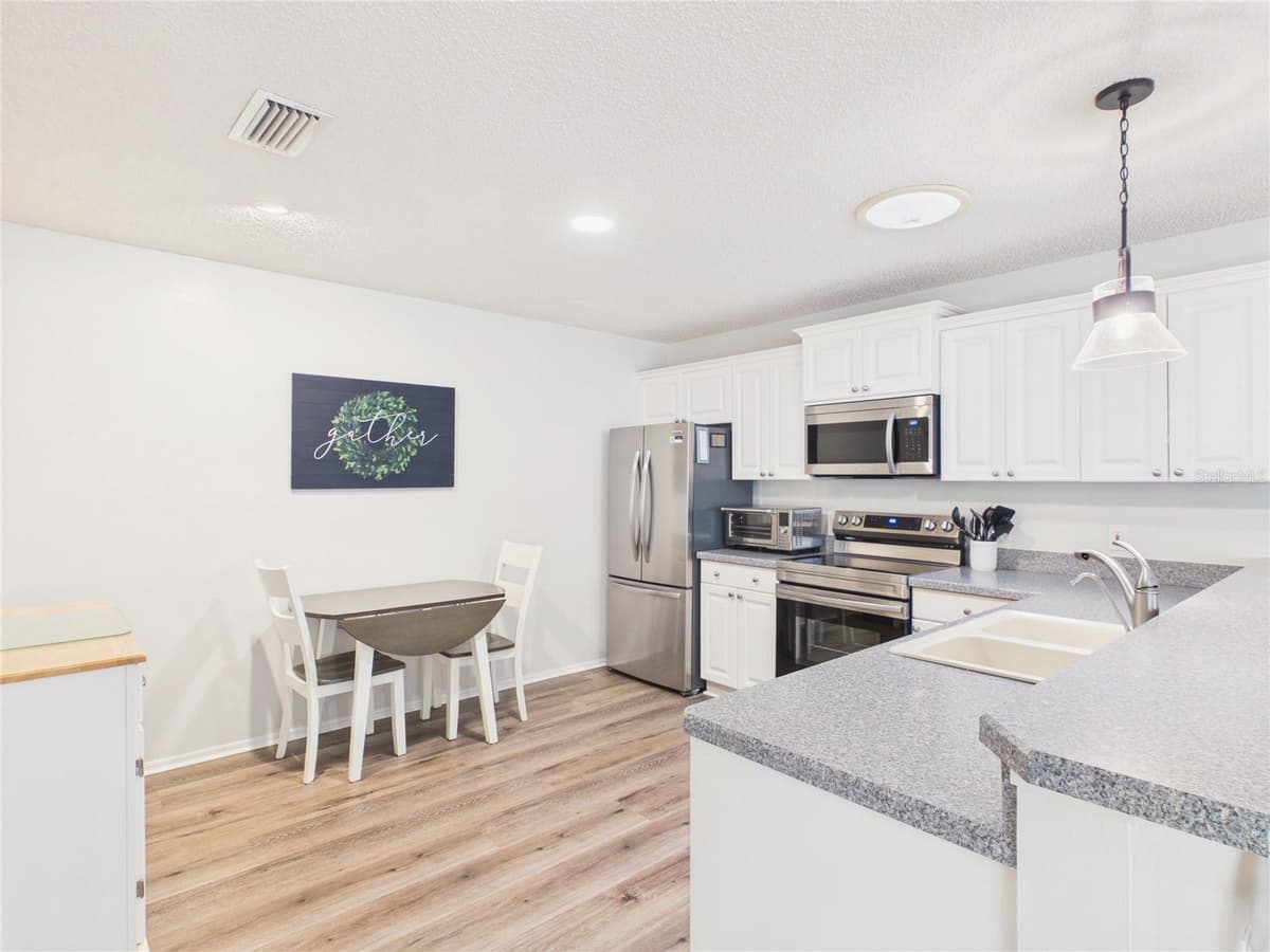 746 ANGELITA AVE — photo 5 of 15