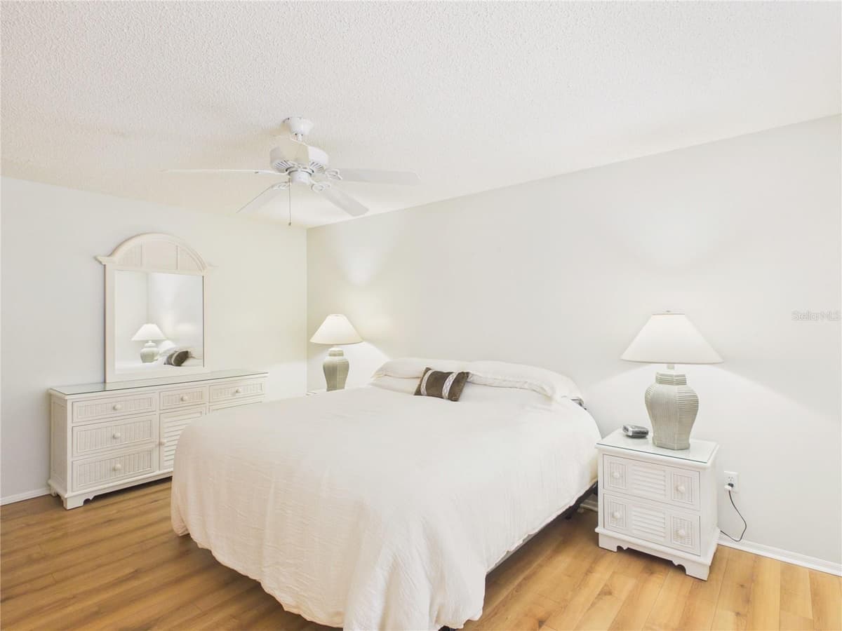 746 ANGELITA AVE — photo 10 of 15