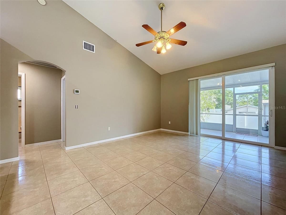 4209 AMBER RIDGE LANE — photo 7 of 36