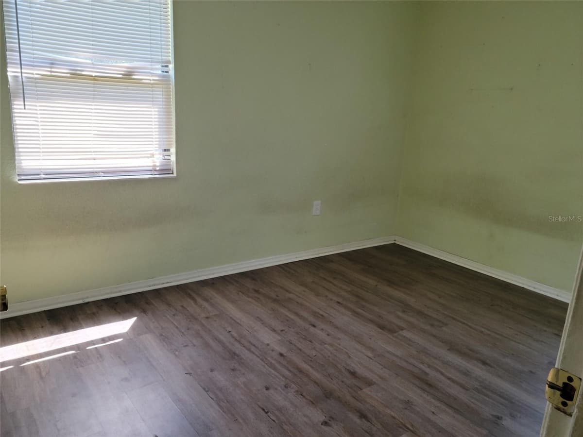 1300 PARK AVENUE — photo 10 of 14