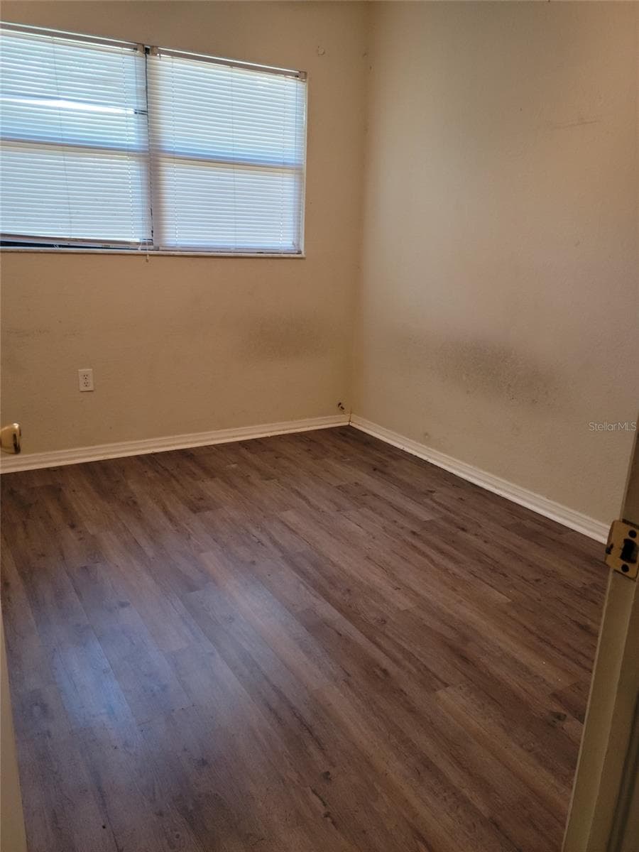 1300 PARK AVENUE — photo 8 of 14