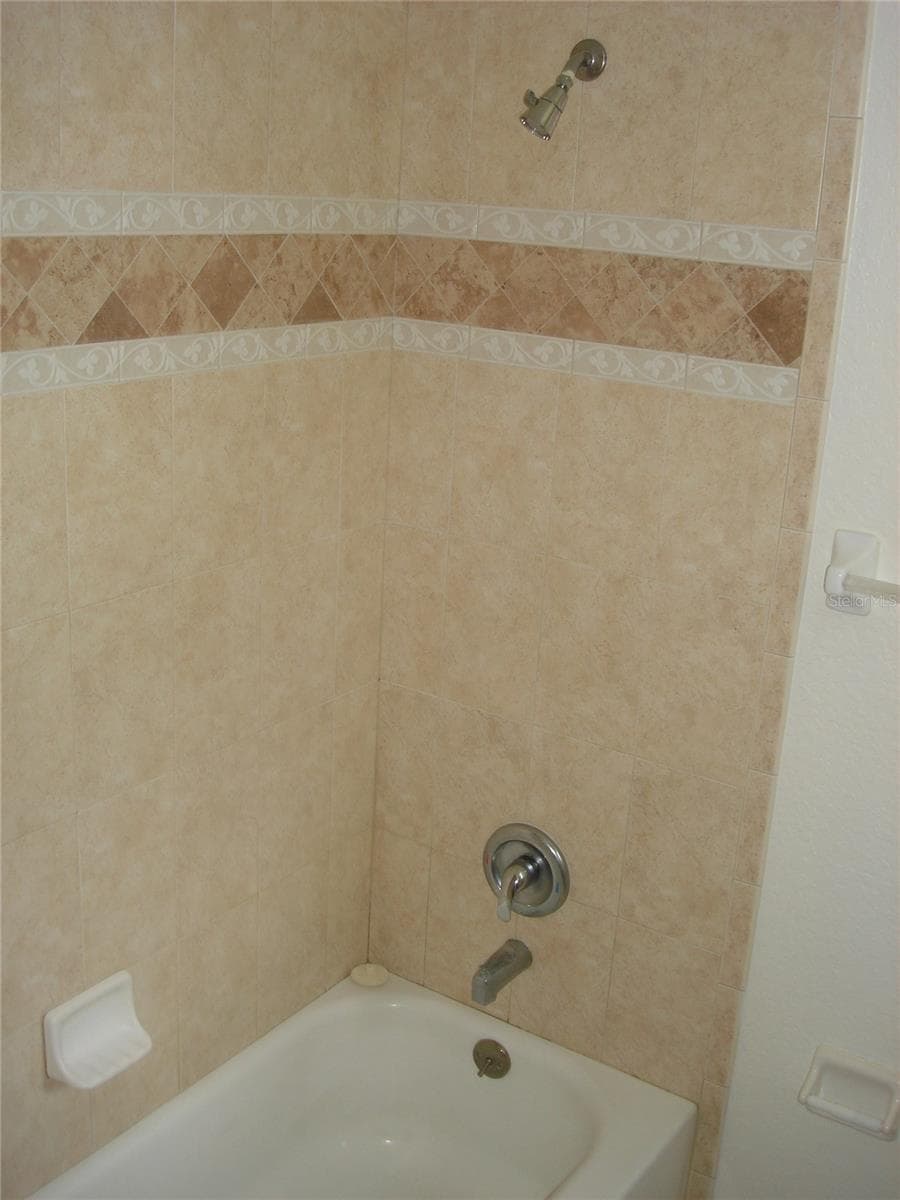 1300 PARK AVENUE — photo 11 of 14