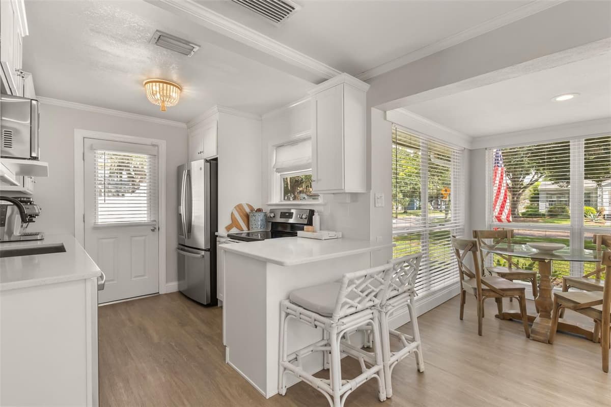 934 HARVARD STREET — photo 9 of 29