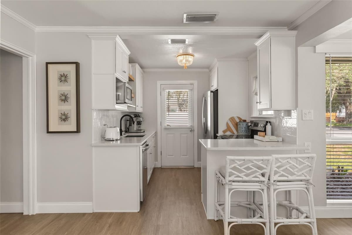 934 HARVARD STREET — photo 10 of 29