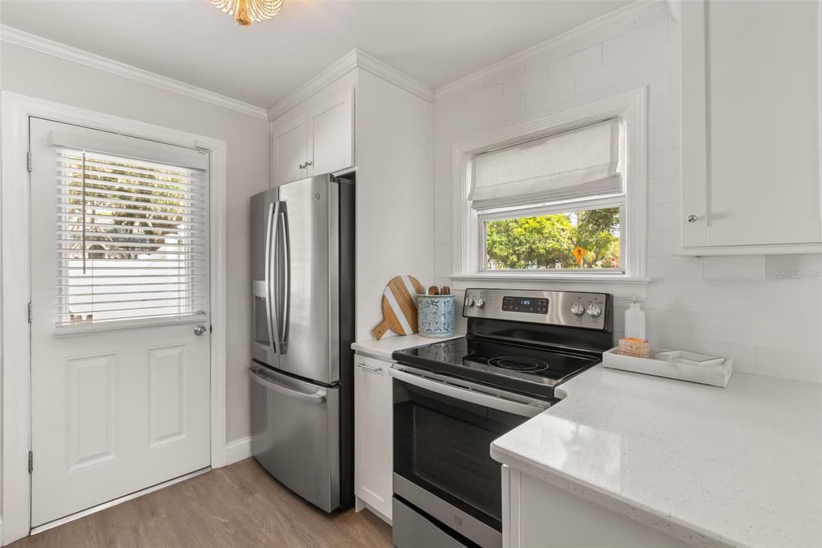 934 HARVARD STREET — photo 11 of 29