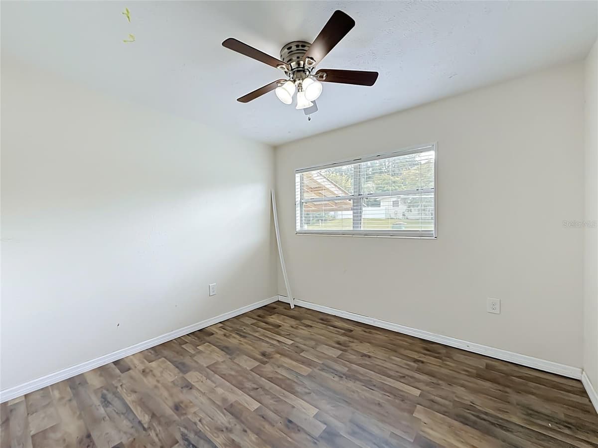 1405 PEMBROOK DRIVE — photo 18 of 37