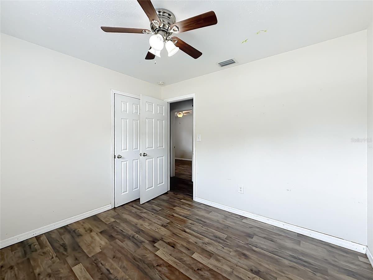 1405 PEMBROOK DRIVE — photo 20 of 37