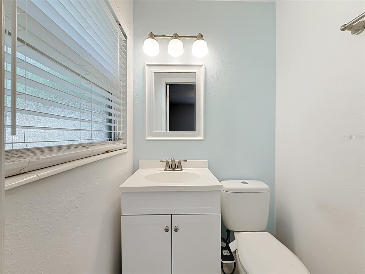 1405 PEMBROOK DRIVE — photo 31 of 37