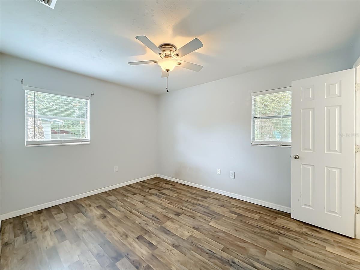 1405 PEMBROOK DRIVE — photo 28 of 37