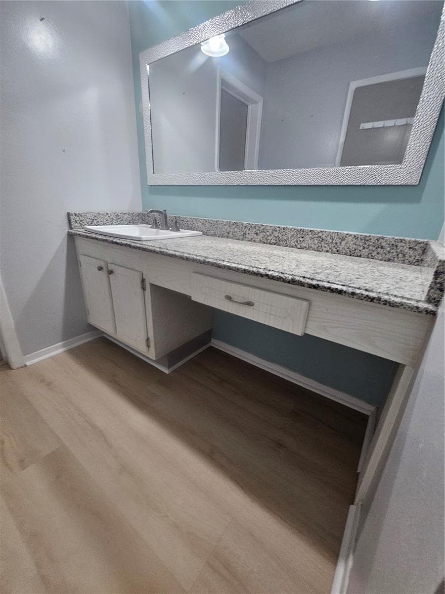 1706 BELLEAIR FOREST DRIVE — photo 10 of 14