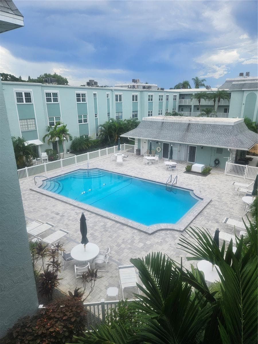 1706 BELLEAIR FOREST DRIVE — photo 12 of 14