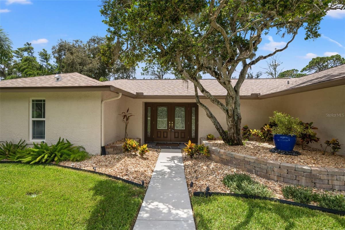 940 ROLLING HILLS DRIVE — photo 2 of 61