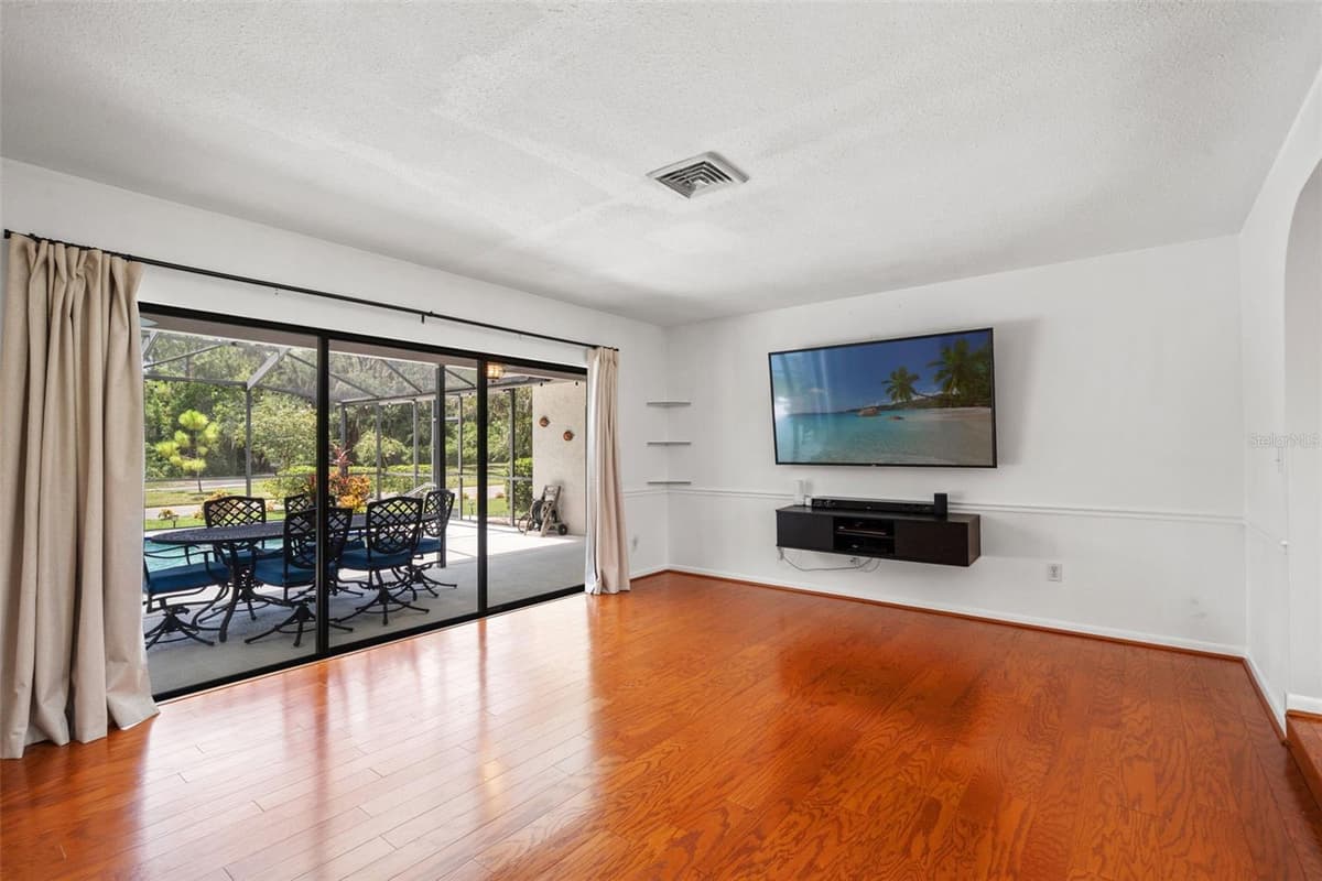 940 ROLLING HILLS DRIVE — photo 4 of 61