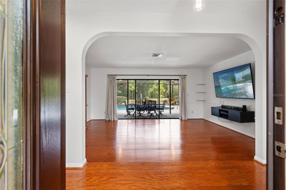 940 ROLLING HILLS DRIVE — photo 3 of 61