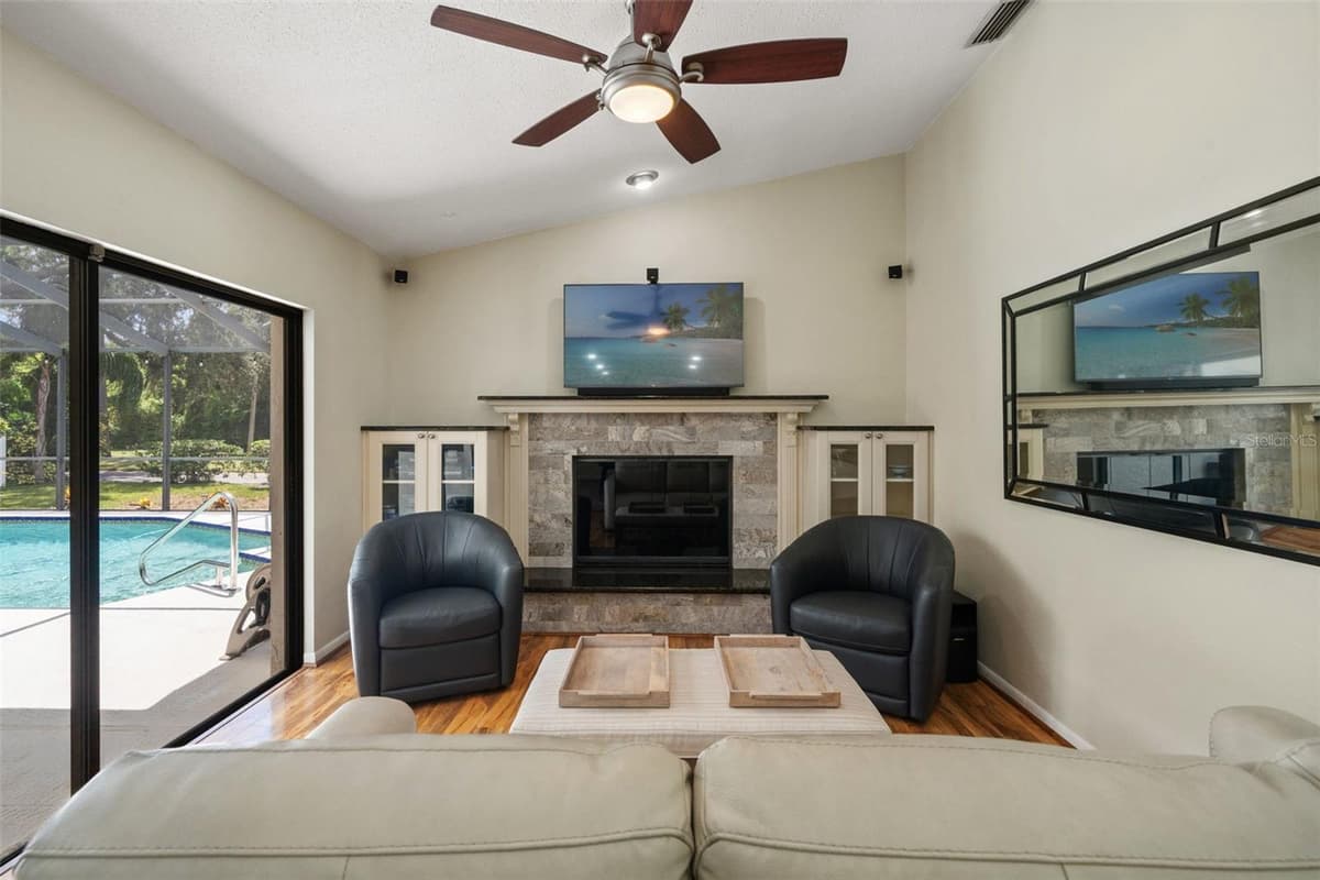 940 ROLLING HILLS DRIVE — photo 11 of 61
