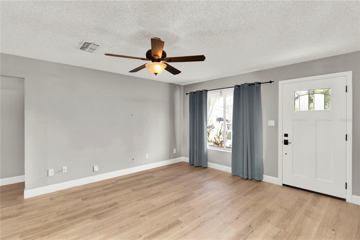 5556 MEMORIAL DRIVE — photo 10 of 45