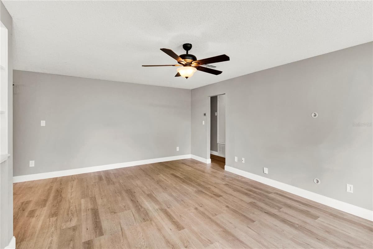5556 MEMORIAL DRIVE — photo 6 of 45