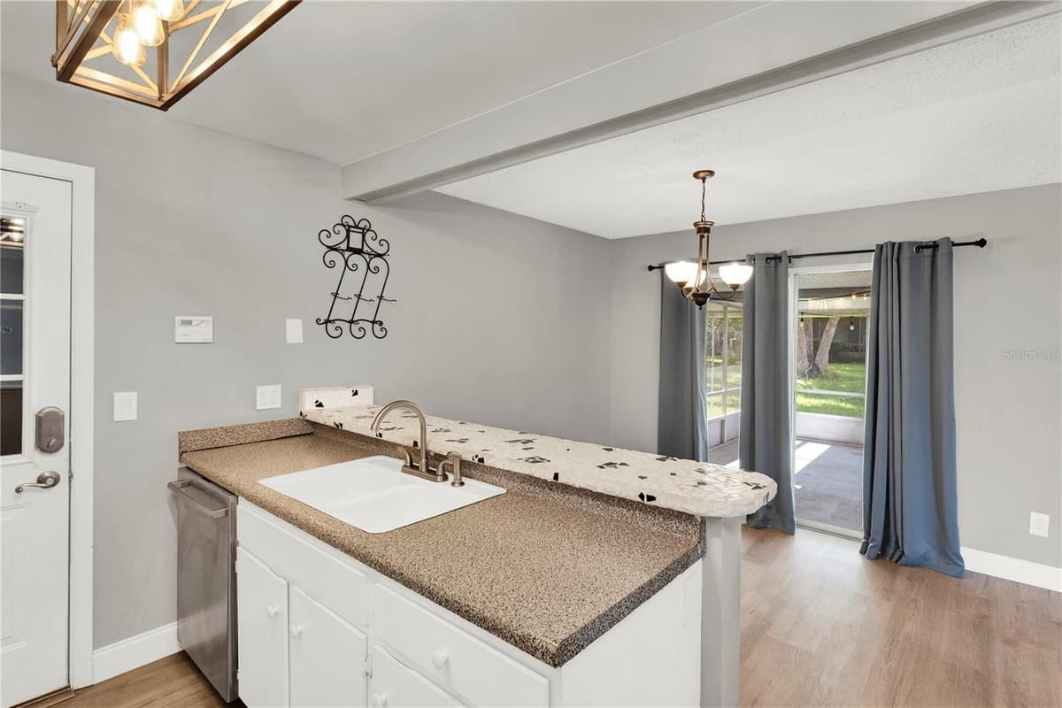 5556 MEMORIAL DRIVE — photo 14 of 45