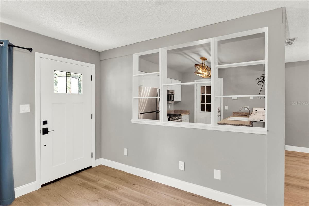 5556 MEMORIAL DRIVE — photo 5 of 45