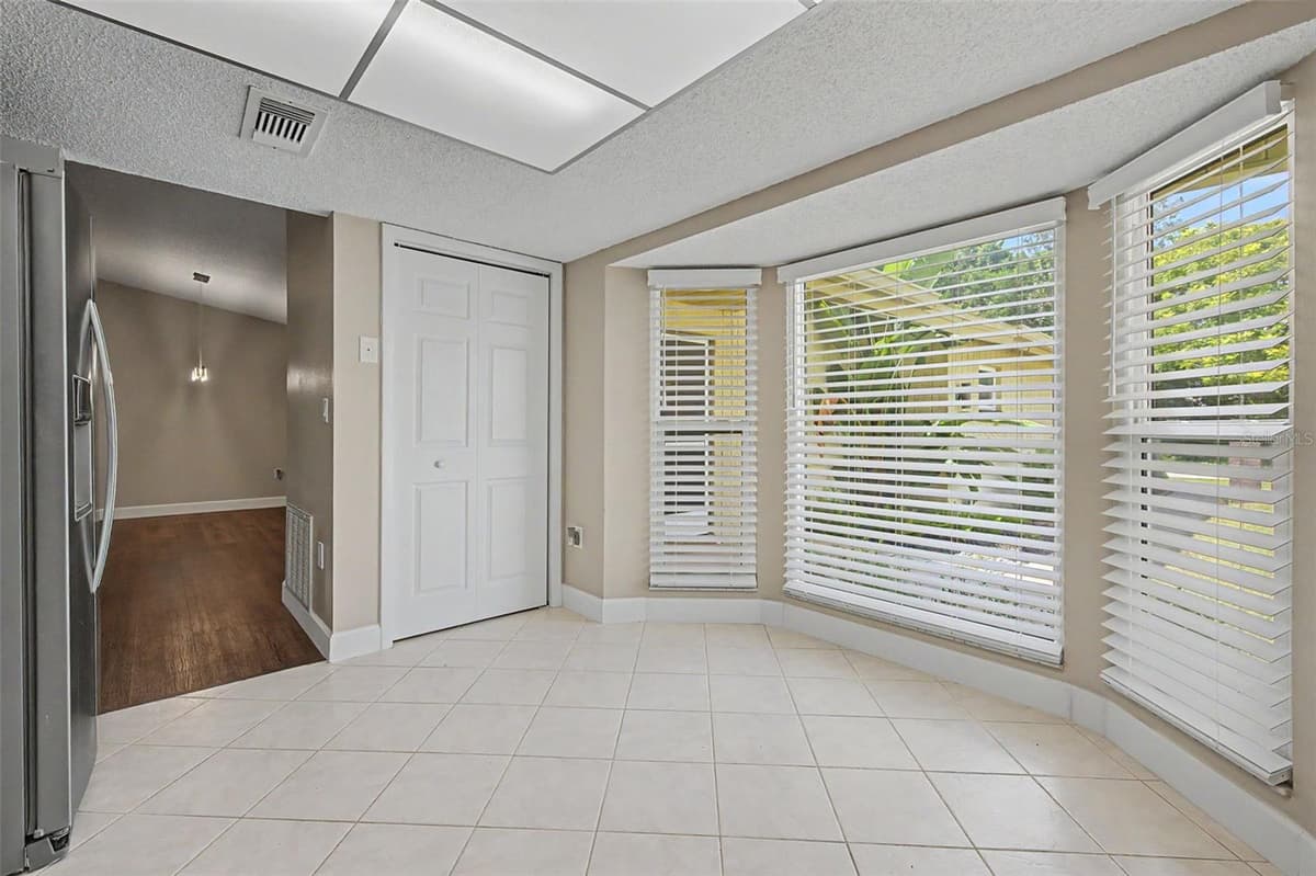 7800 FAIRLAWN DRIVE — photo 16 of 57