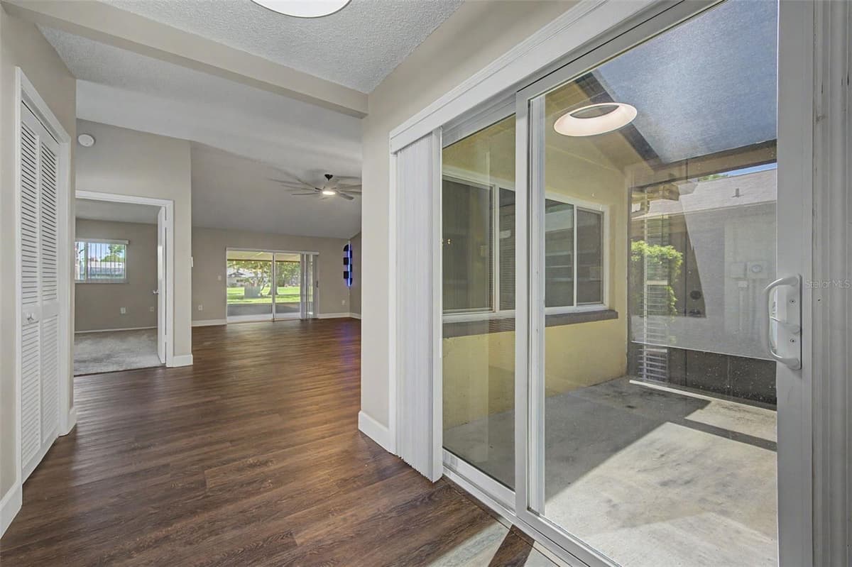 7800 FAIRLAWN DRIVE — photo 9 of 57