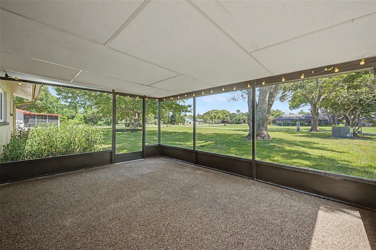 7800 FAIRLAWN DRIVE — photo 4 of 57