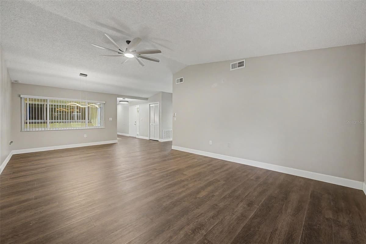 7800 FAIRLAWN DRIVE — photo 13 of 57