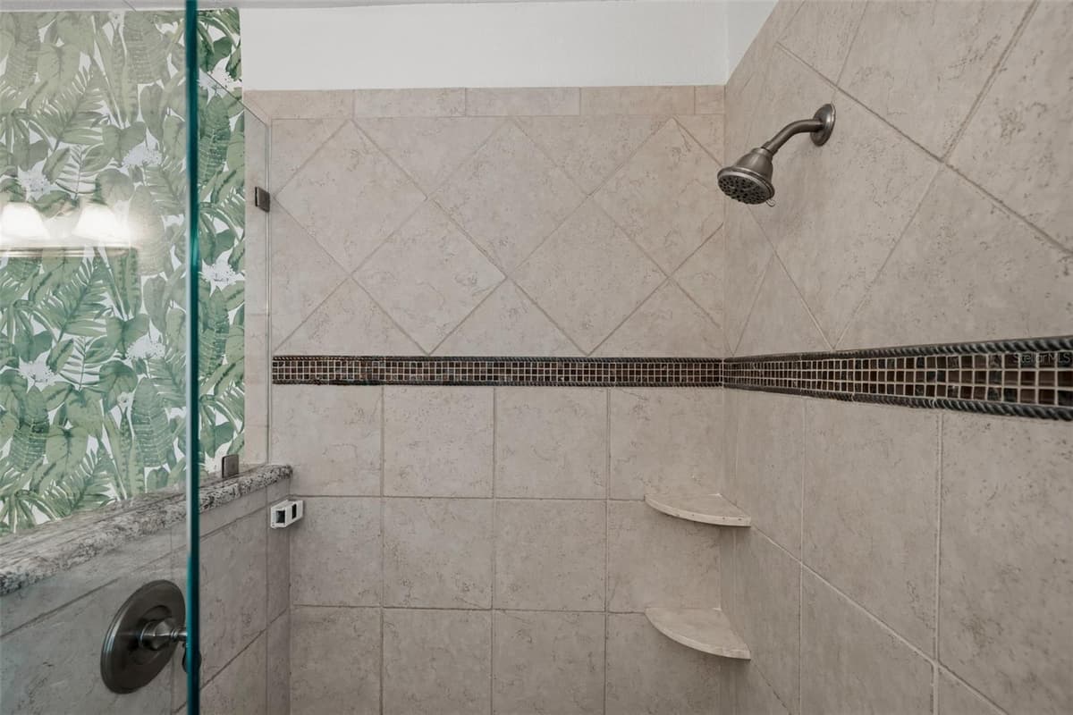 5244 SALTAMONTE DRIVE — photo 20 of 42