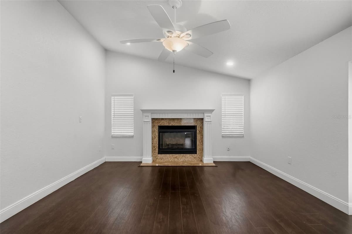 5244 SALTAMONTE DRIVE — photo 15 of 42