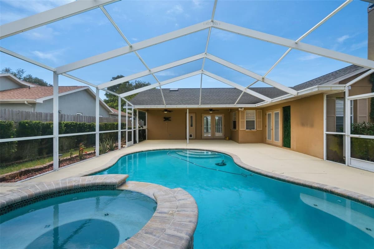 5244 SALTAMONTE DRIVE — photo 38 of 42