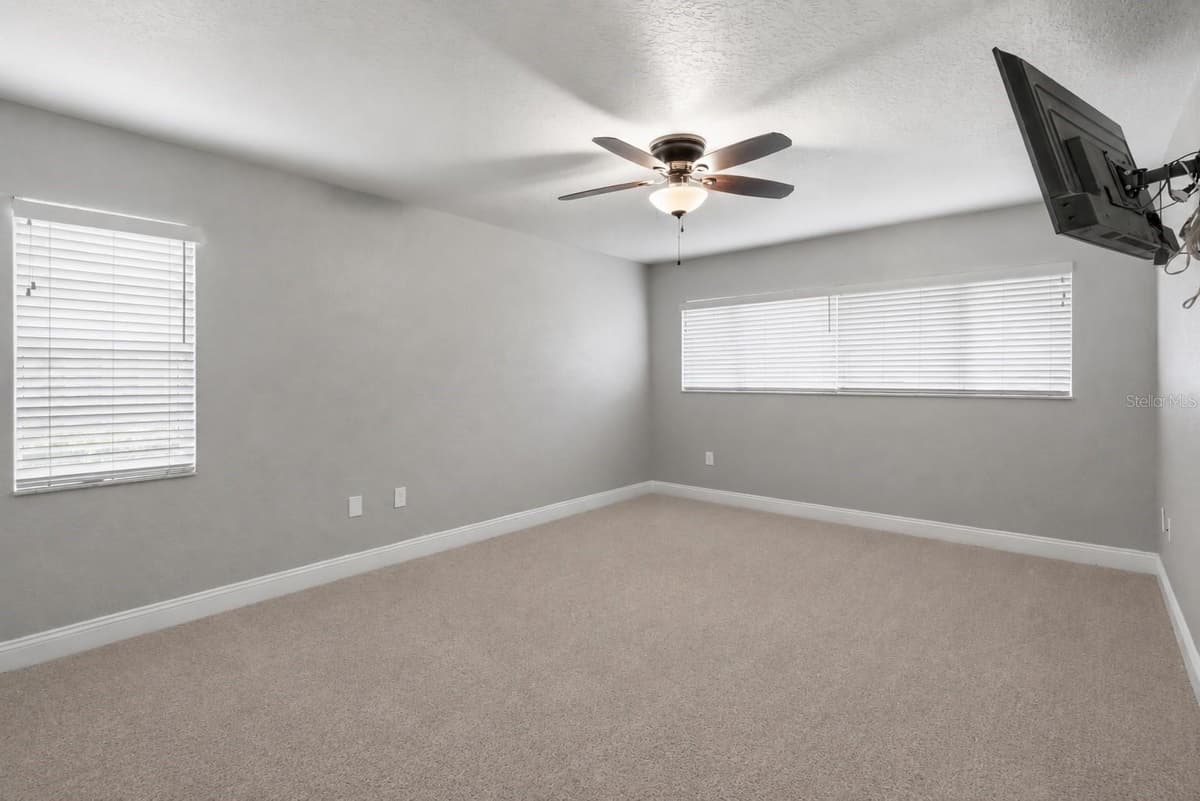 5244 SALTAMONTE DRIVE — photo 17 of 42