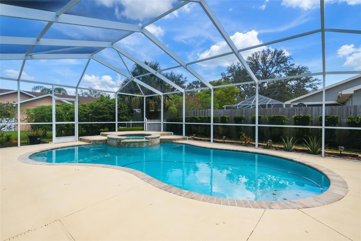 5244 SALTAMONTE DRIVE — photo 36 of 42