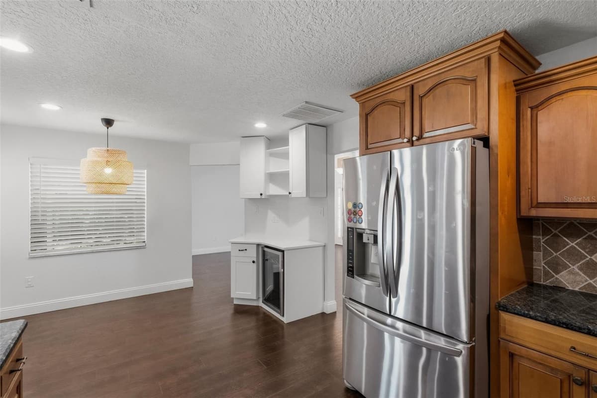 5244 SALTAMONTE DRIVE — photo 11 of 42