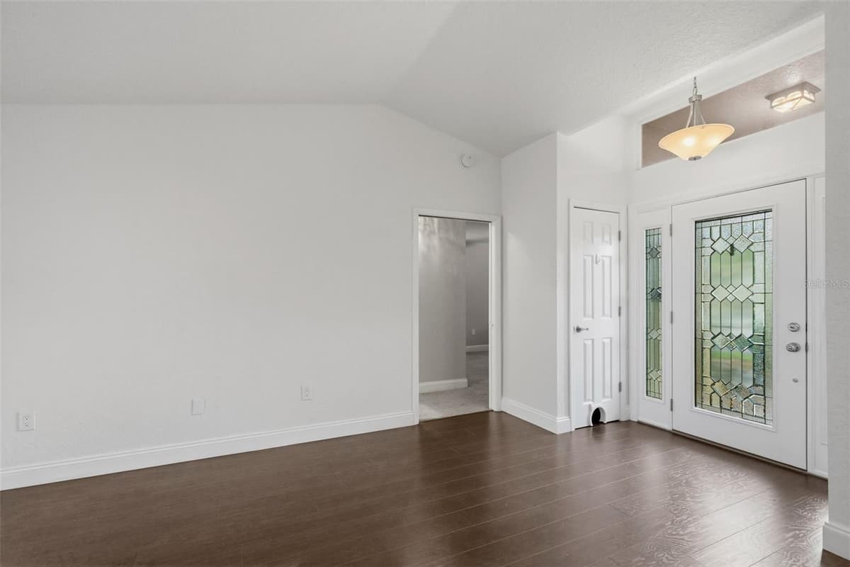 5244 SALTAMONTE DRIVE — photo 16 of 42