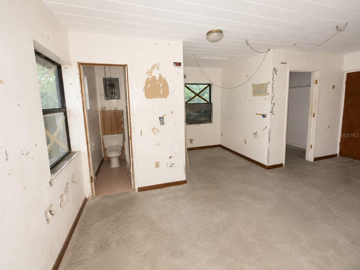 217 PLUMOSA ROAD — photo 9 of 13