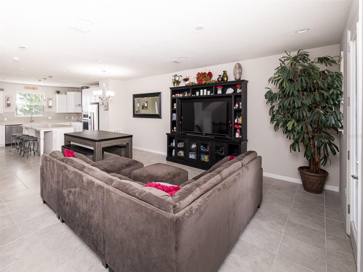 459 PORTICO COURT — photo 13 of 41
