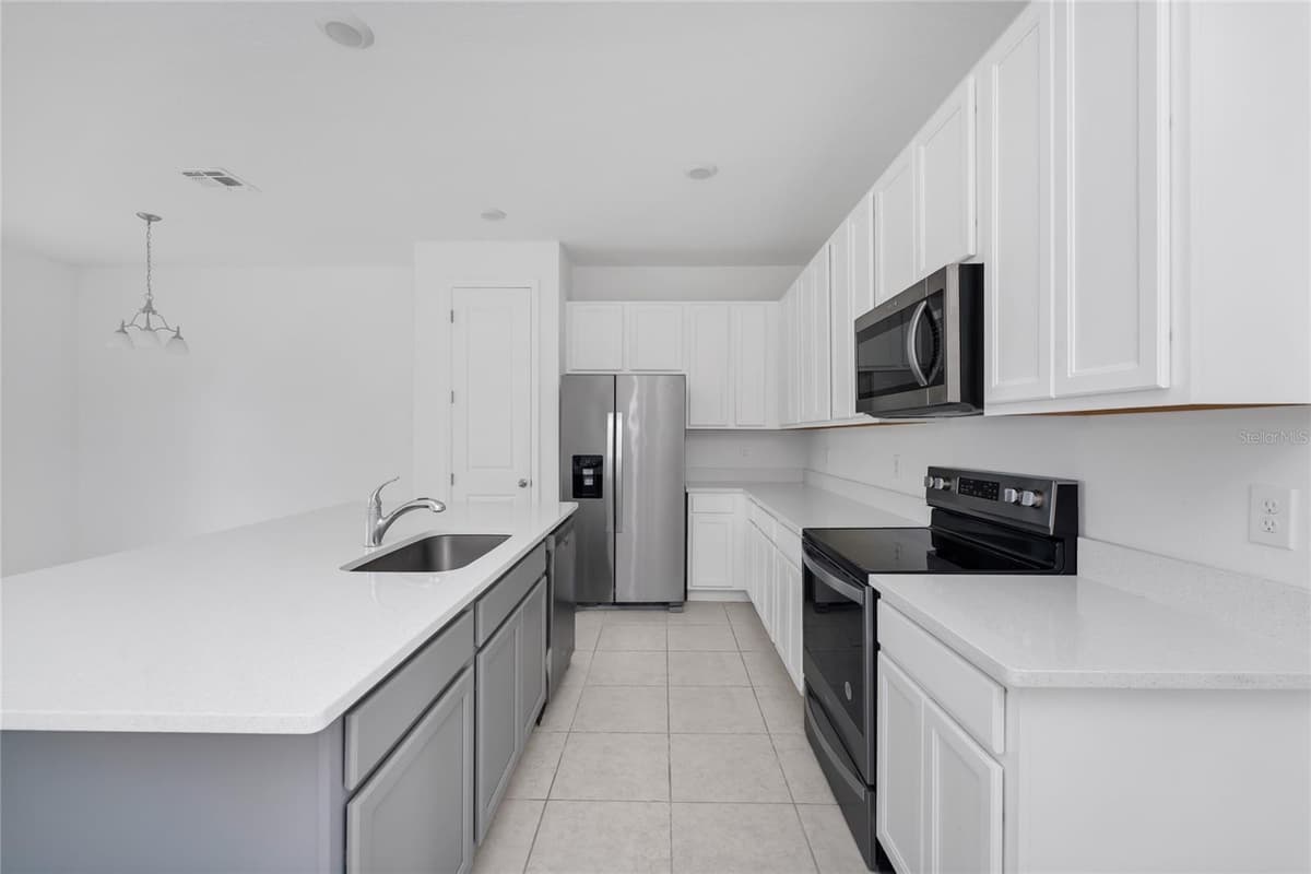 1526 DISCOVERY STREET — photo 5 of 64