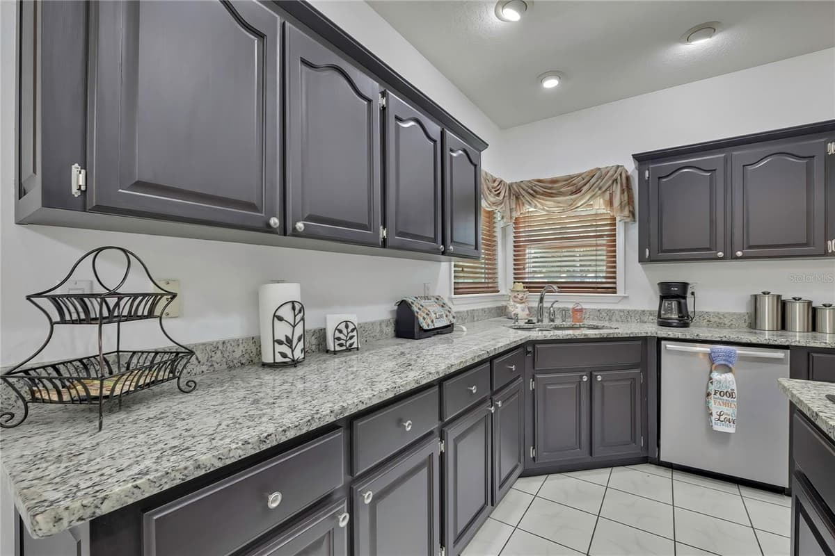 7377 ROYAL OAK DRIVE — photo 20 of 62