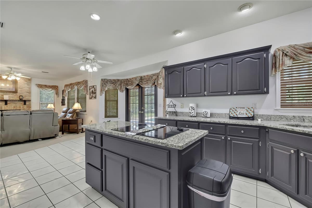 7377 ROYAL OAK DRIVE — photo 21 of 62