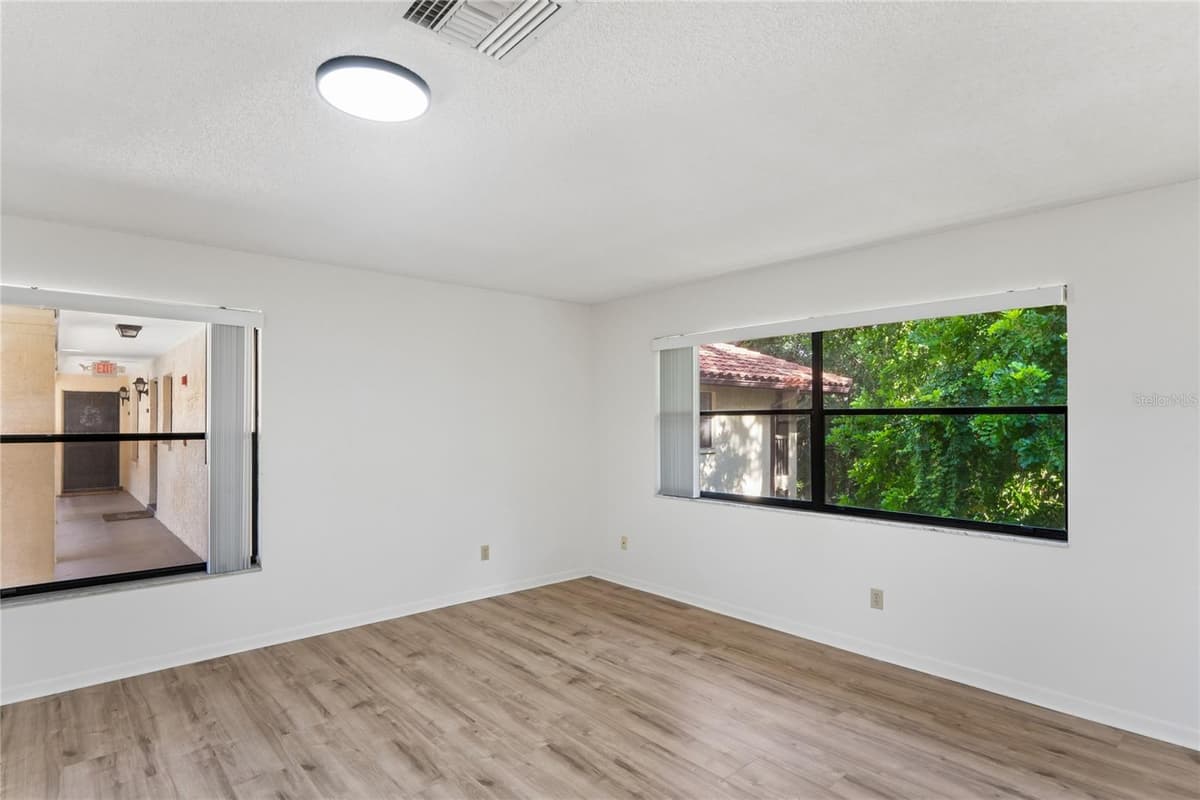 110 HAMMOCK PINE BOULEVARD — photo 6 of 45
