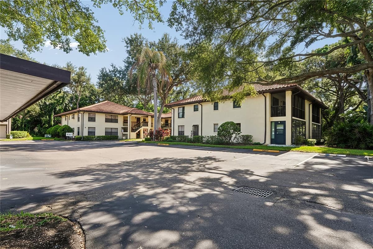 110 HAMMOCK PINE BOULEVARD — photo 4 of 45