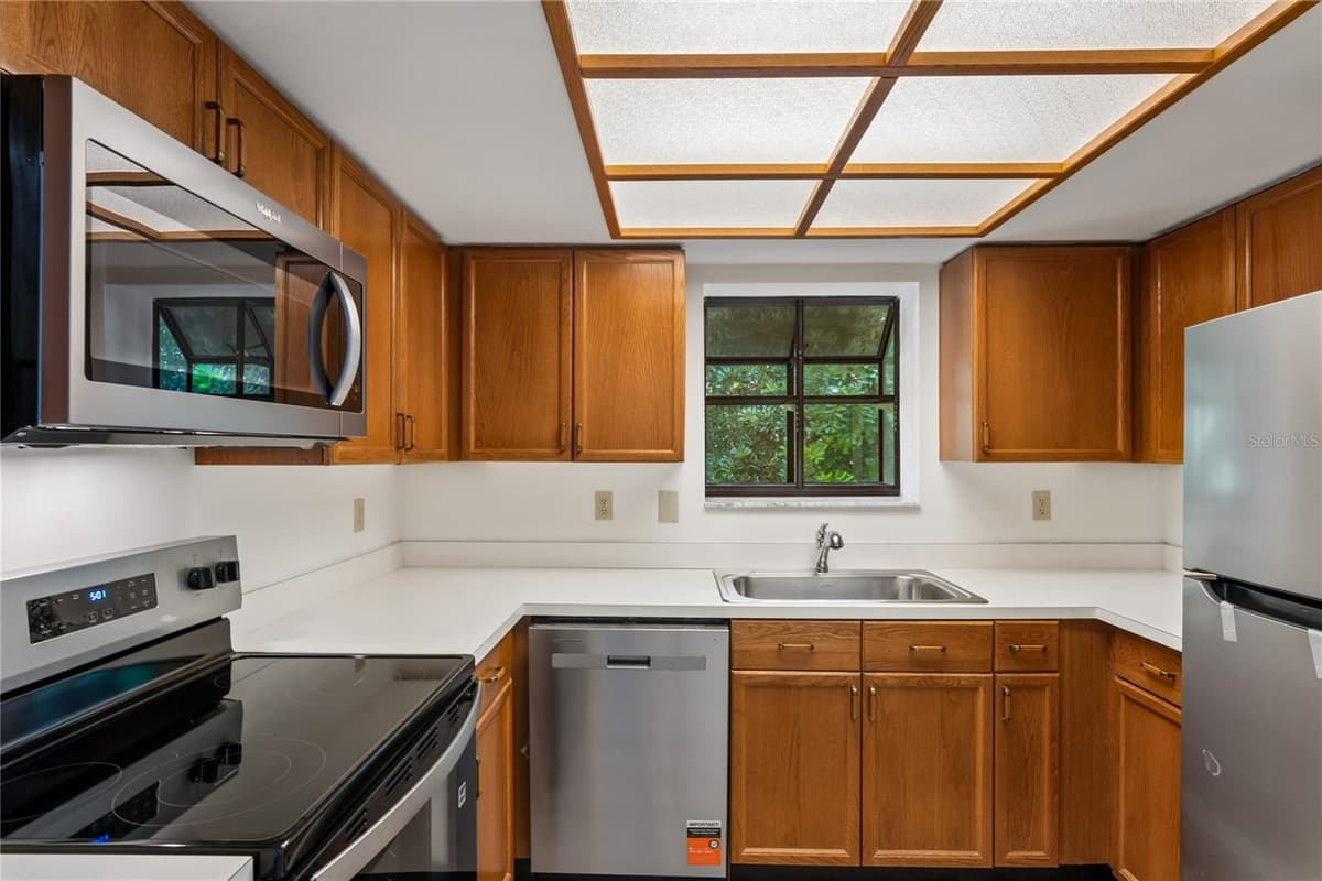 110 HAMMOCK PINE BOULEVARD — photo 10 of 45