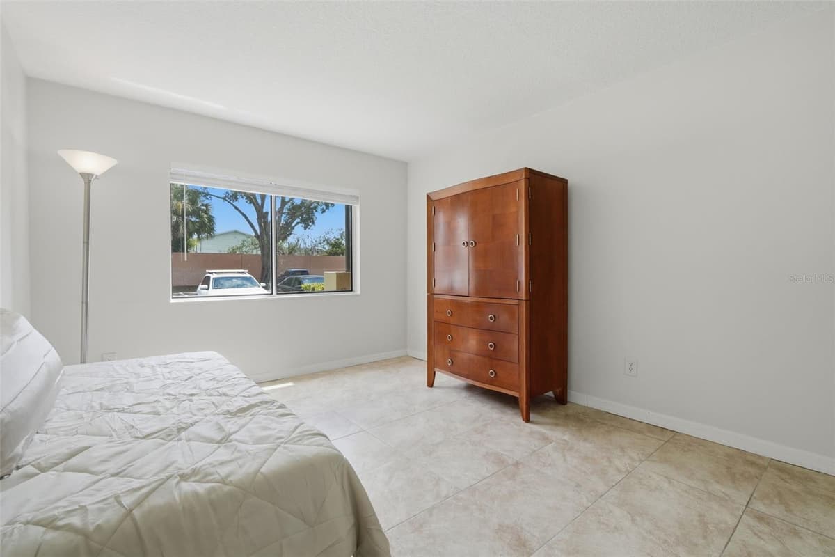 648 KENWICK CIRCLE — photo 18 of 37