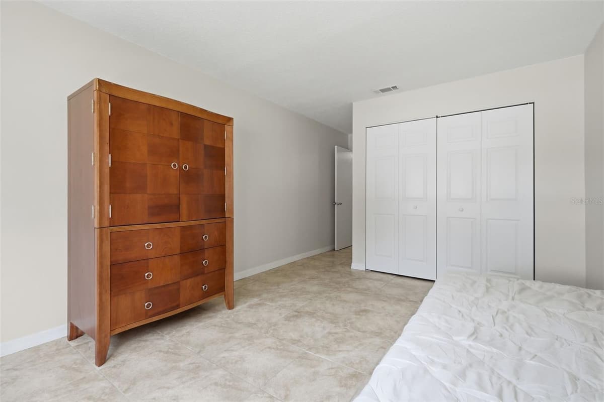 648 KENWICK CIRCLE — photo 19 of 37